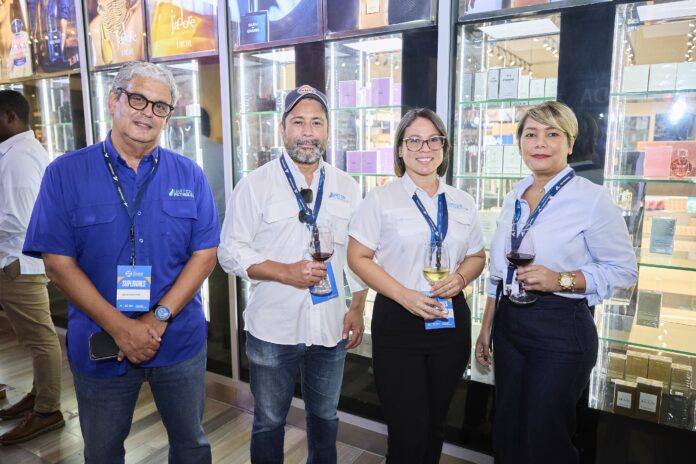 7- Ricardo Lomba, José Raúl Peña, Margarita Díaz y Yeimi Ramírez
