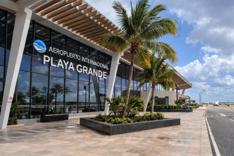 Abinader aprueba el Aeropuerto Internacional de Playa Grande mediante el decreto 115-26