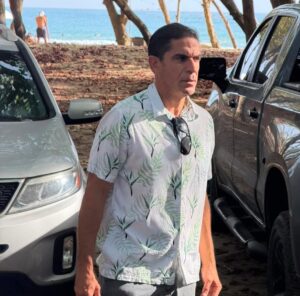 Escuelas de surf piden a Collado extender a Playa Encuentro su defensa del acceso con orden