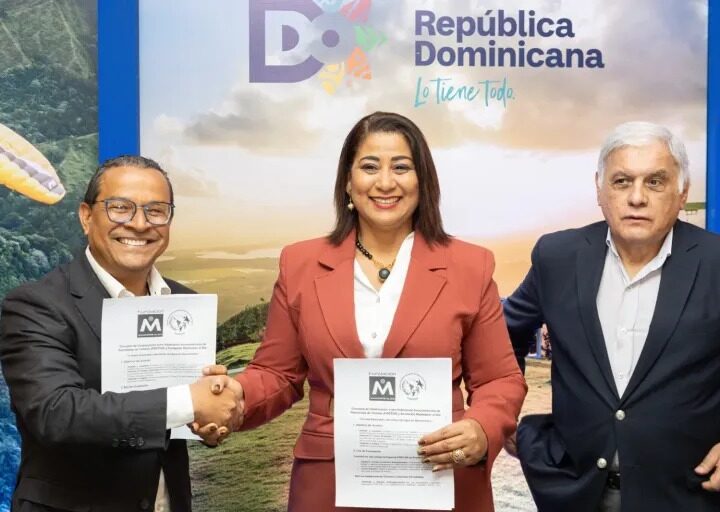 Fundación Municipios al Día y FIPETUR sellan alianza para impulsar el turismo sostenible y el Festival Minuto del agua en Iberoamérica